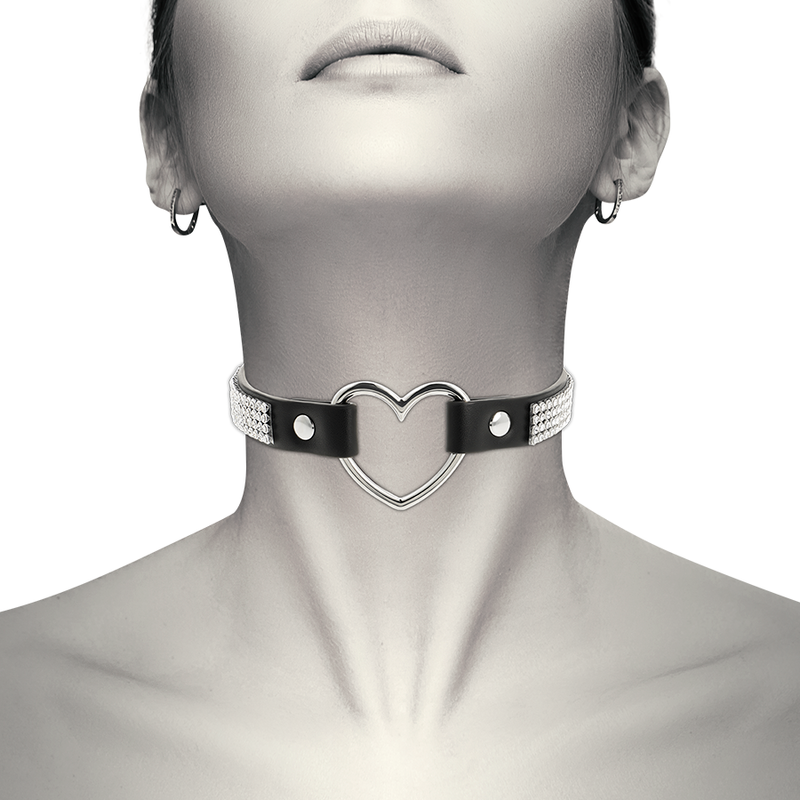 Coquette Hand Crafted Choker Vegan Leather - Heart in use