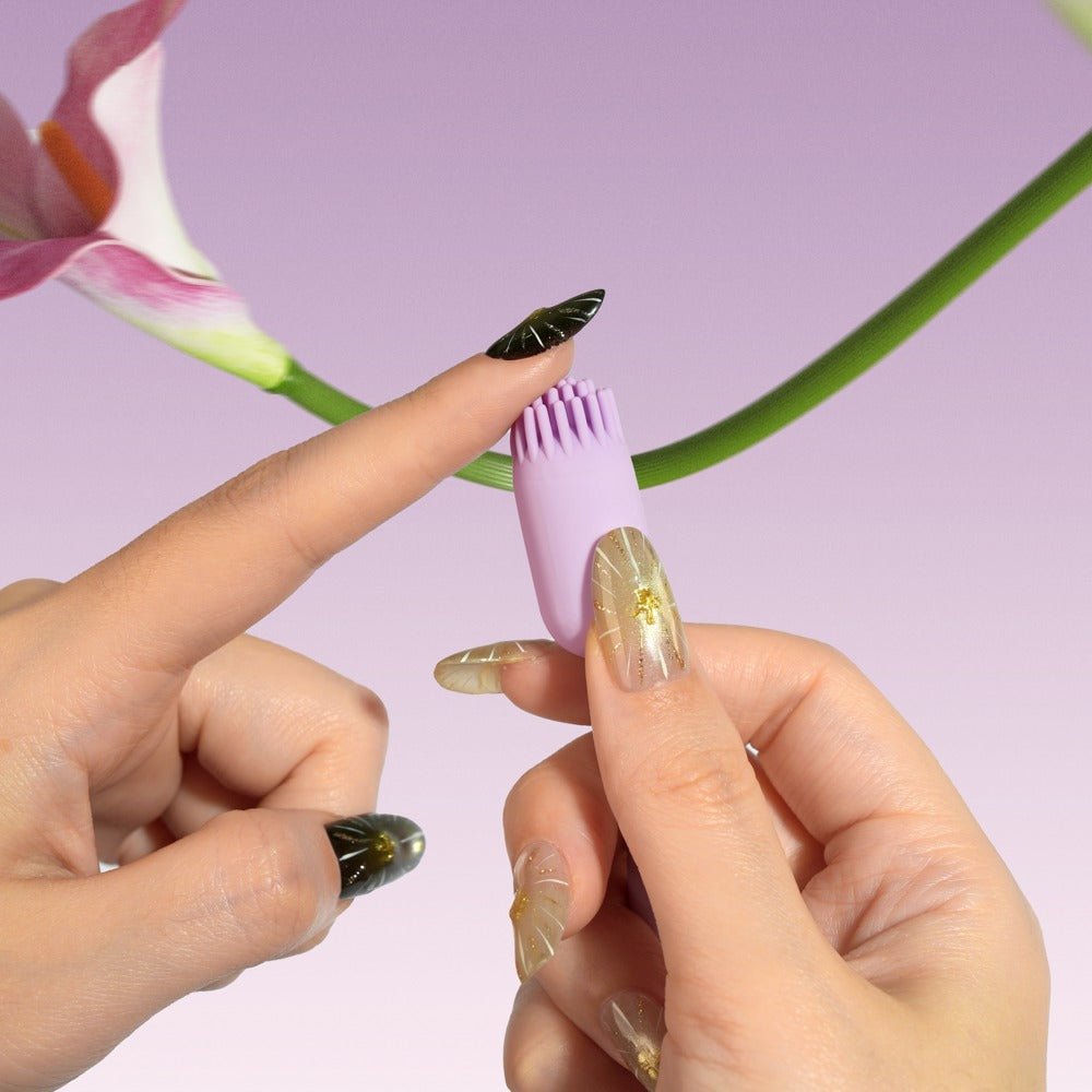 Svakom Plume Flexible Brush-Tail Bullet Vibrator - Loveangels