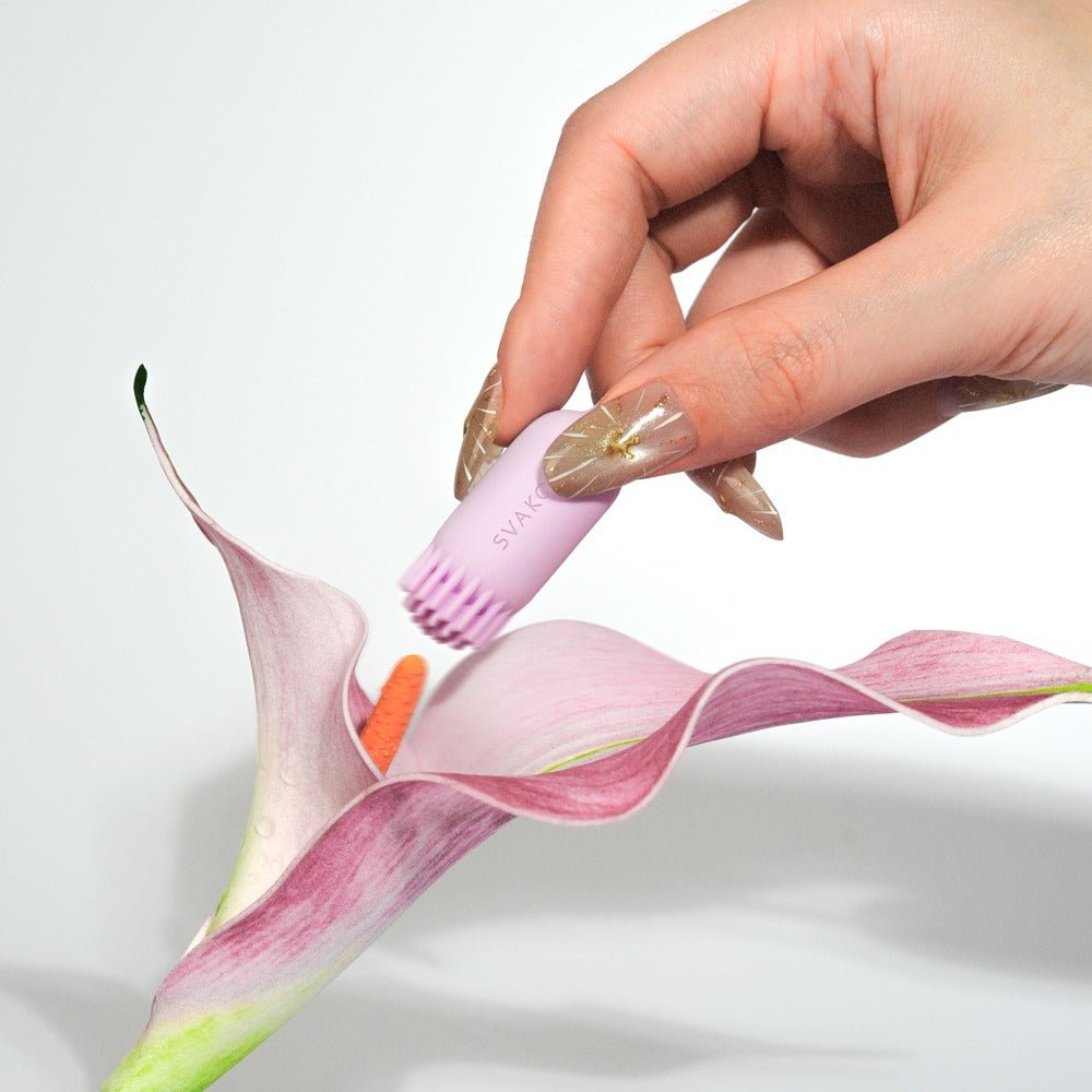 Svakom Plume Flexible Brush-Tail Bullet Vibrator - Loveangels