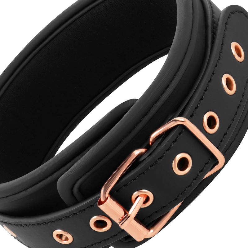 Coquette Fantasy Collar With Nipples Clamps buckle detail
